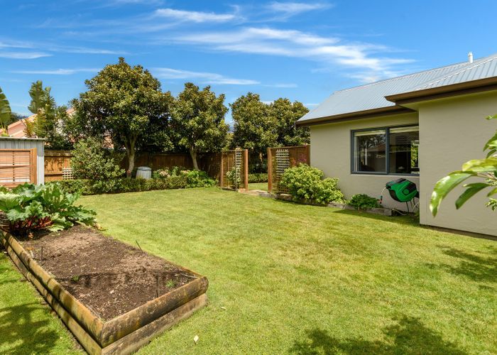 at 77 Kahira Crescent, Papamoa Beach, Papamoa