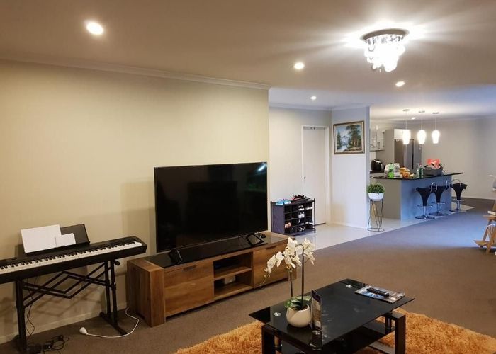  at 28 McWhirters Farm Lane, Massey, Auckland