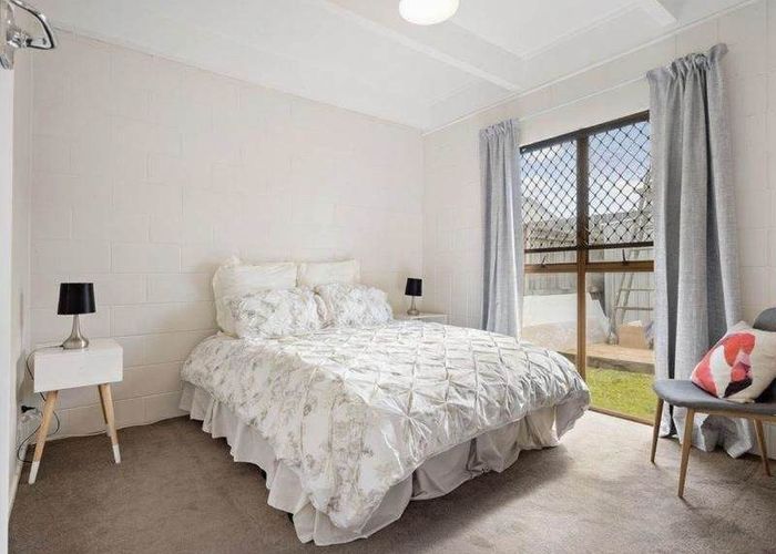  at 2/22 Marr Road, Manurewa, Manukau City, Auckland