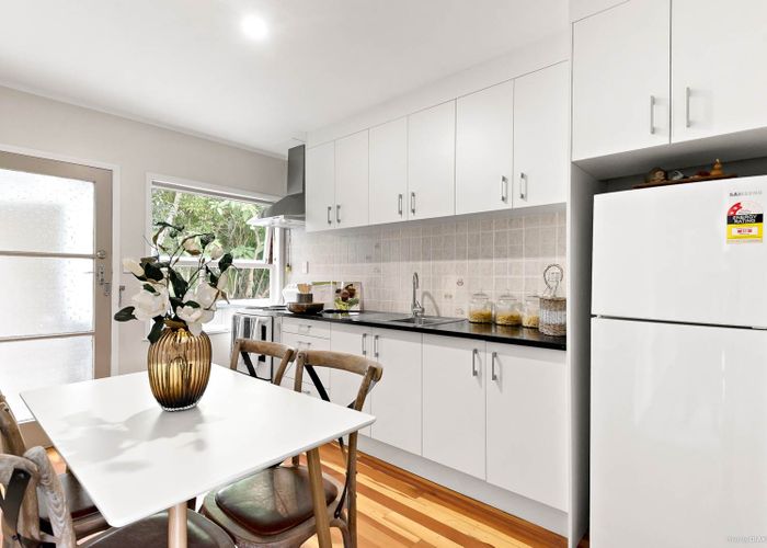  at 1/8 Tawera Road, Greenlane, Auckland