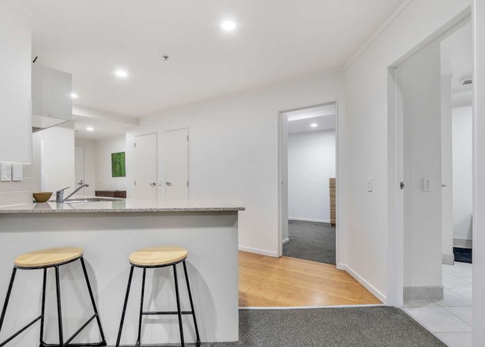  at 6 Whitaker Place, Grafton, Auckland City, Auckland