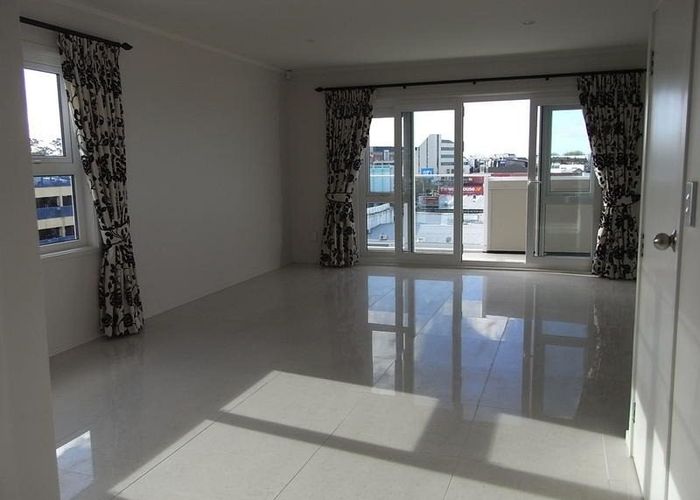  at 26/118 Broadway, Newmarket, Auckland City, Auckland