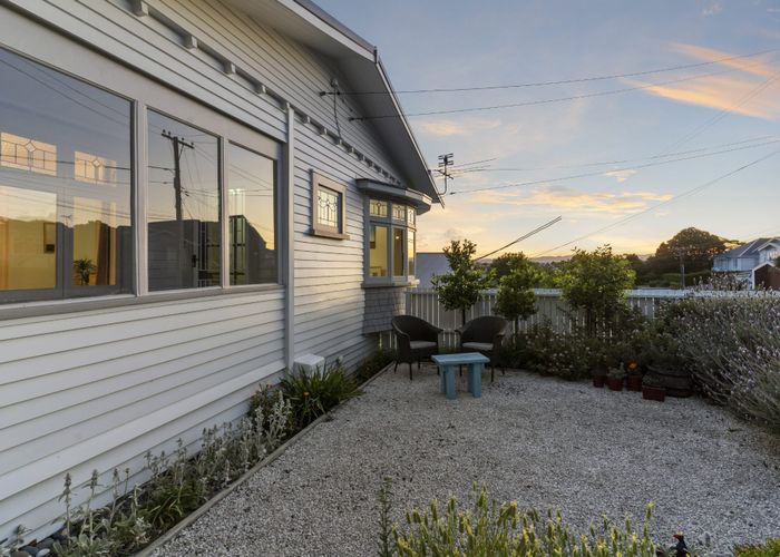  at 8 Westmere Crescent, Westmere, Auckland