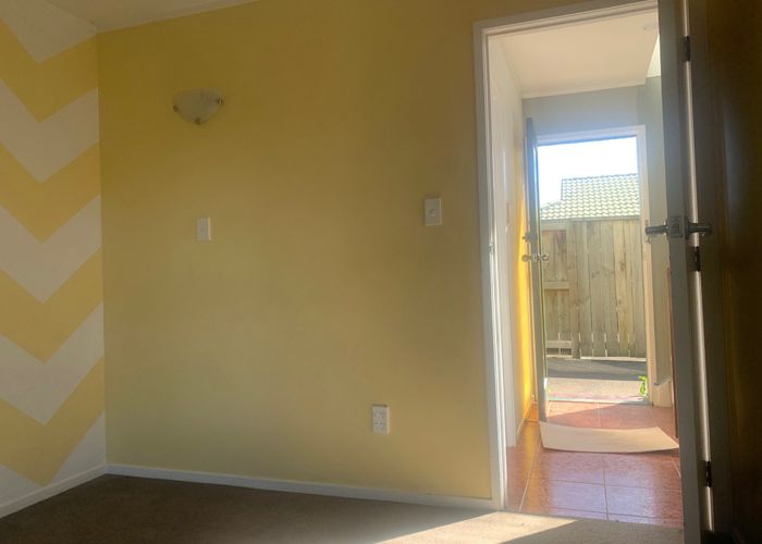  at 5/46 Seabrook Avenue, New Lynn, Waitakere City, Auckland
