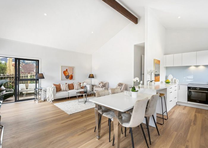  at 32A Bayview Road, Glenfield, North Shore City, Auckland