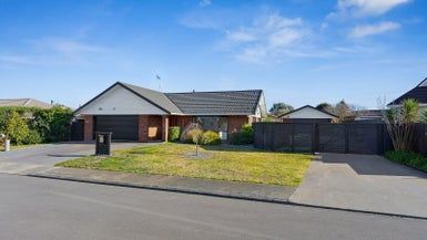  at 5 Oakwood Grove, Paraparaumu Beach, Paraparaumu