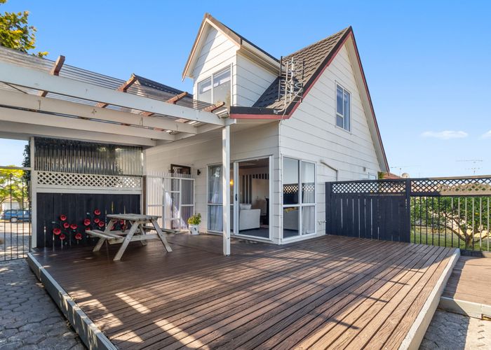  at 38 Barnhill Crescent, Papakura, Papakura, Auckland