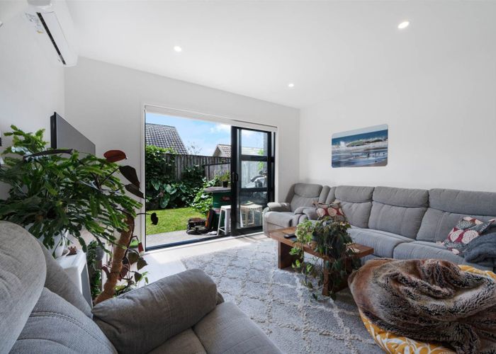  at 58  Rauemi Way, Te Atatu South, Waitakere City, Auckland