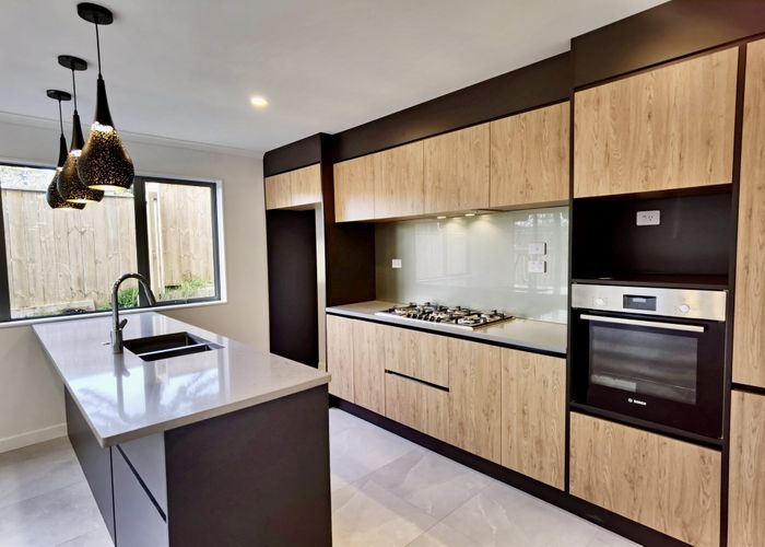  at 8/11 Celeste Place, Totara Vale, Auckland