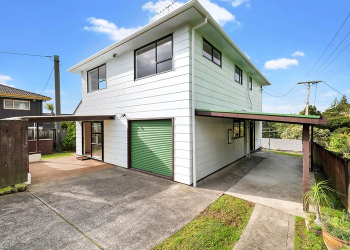  at 2/27 Verbena Road, Birkdale, North Shore City, Auckland