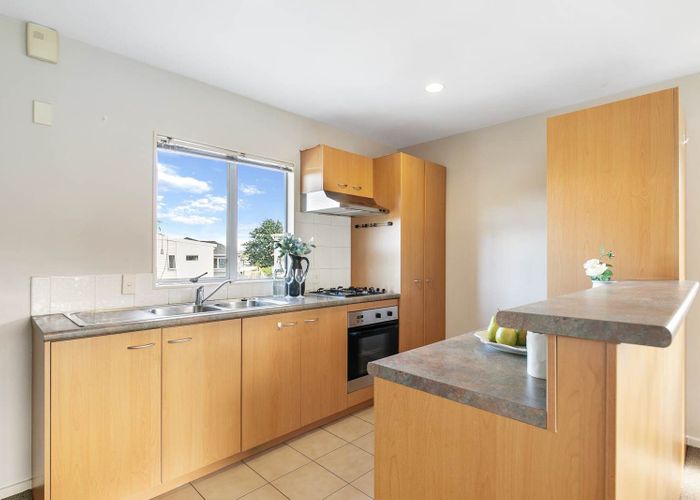  at 18/218 Captain Springs Road, Onehunga, Auckland City, Auckland