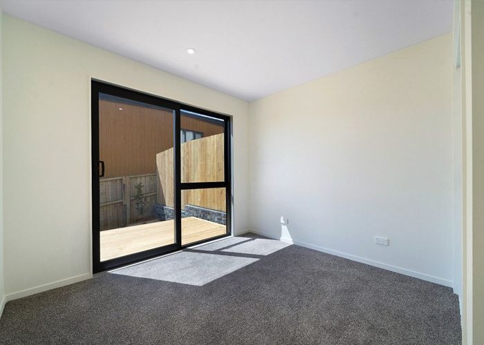  at 5/16 Hewlett road, Massey, Waitakere City, Auckland