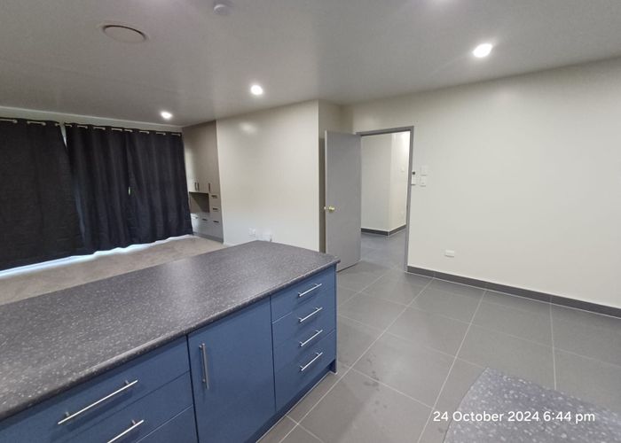  at 27 Eaton Road, Hillsborough, Auckland City, Auckland