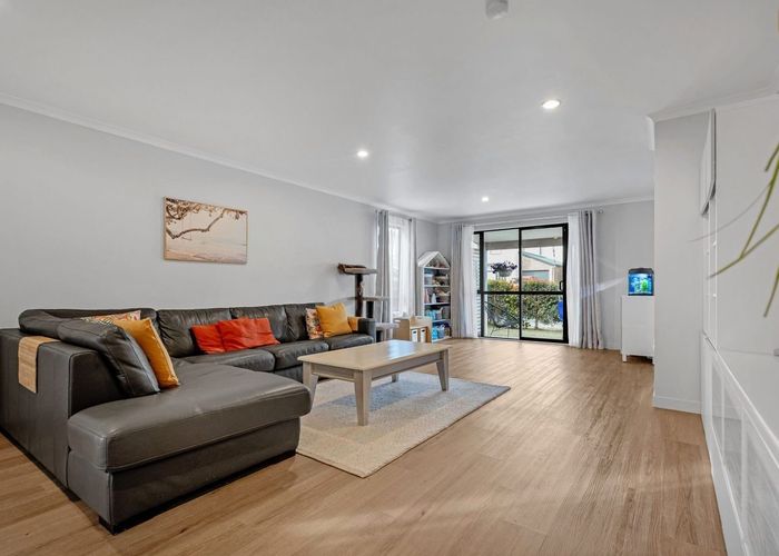  at 3 Kuparu Street, Weymouth, Auckland