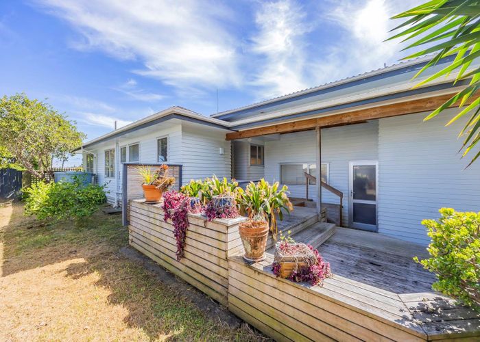  at 2 Redwood Drive, Massey, Auckland