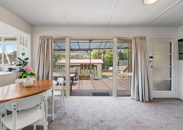  at 1/50 Kaipatiki Road, Glenfield, North Shore City, Auckland