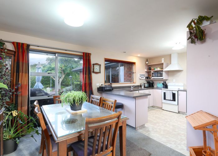  at 8 Maple Crescent, Richmond, Tasman, Nelson / Tasman