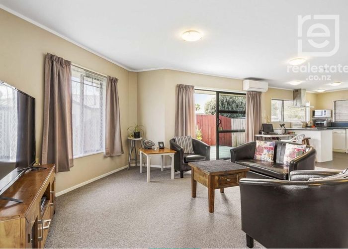  at 17 Mews Pl, Forest Lake, Hamilton, Waikato