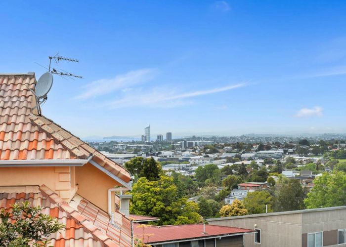  at 567A Glenfield Road, Glenfield, Auckland