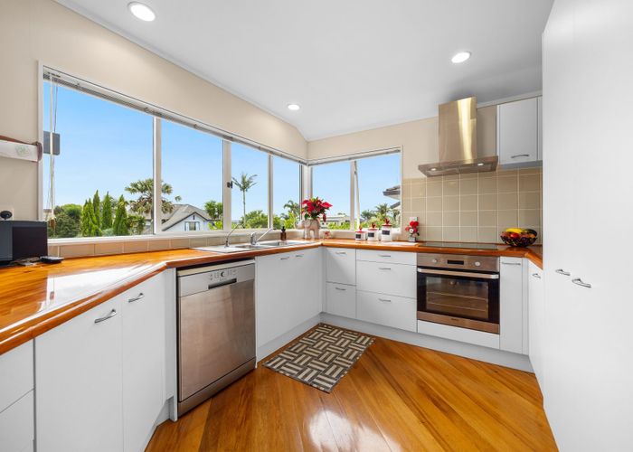  at 6 Harbour Lights Close, West Harbour, Waitakere City, Auckland