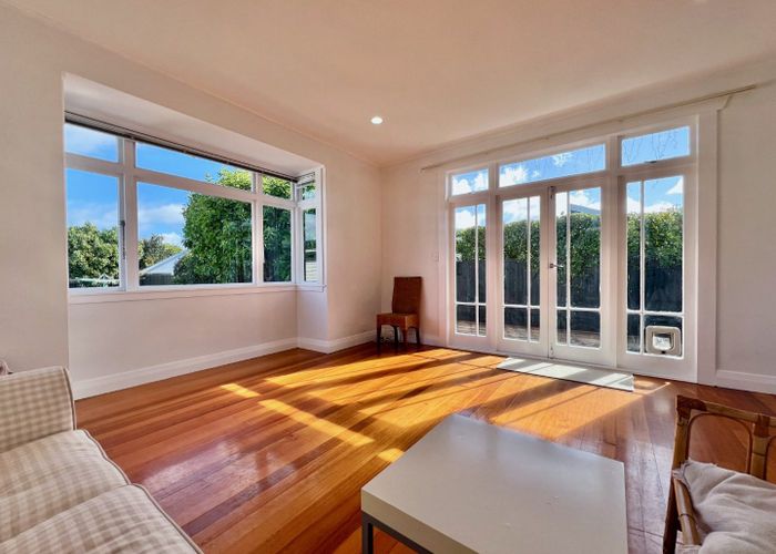  at 32 Hawea Road, Point Chevalier, Auckland City, Auckland