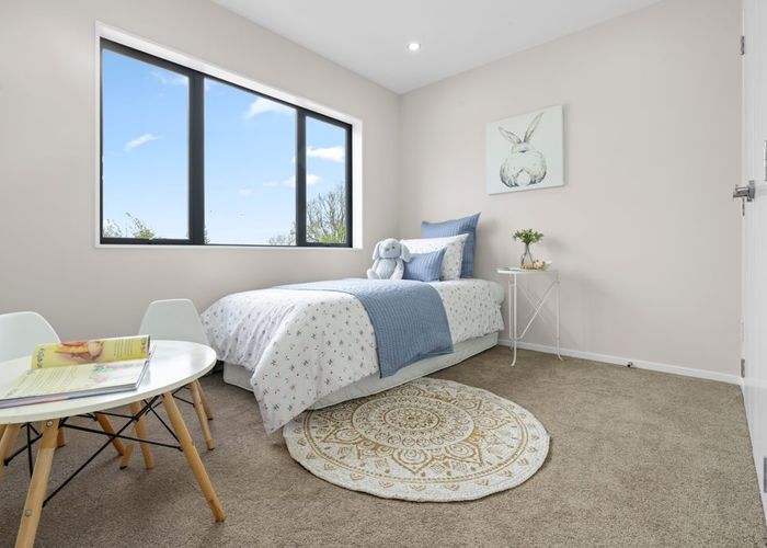  at 8/18 Hutchinsons Road, Bucklands Beach, Auckland