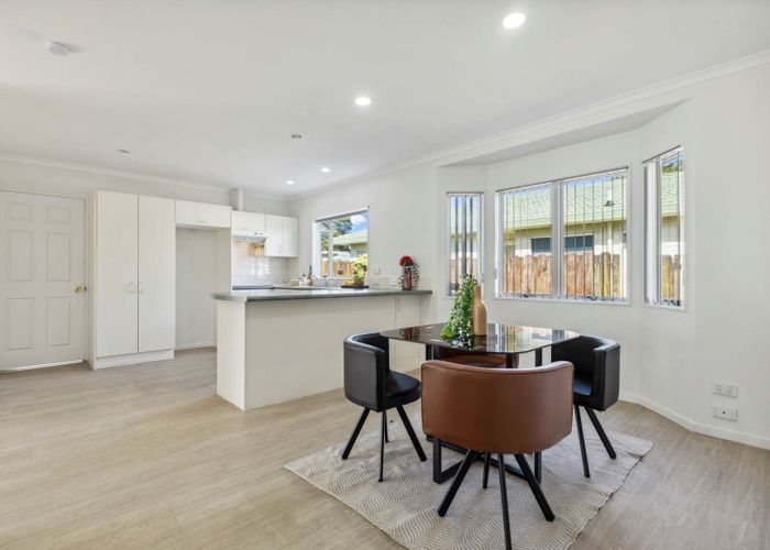  at 2/6 Gibbs Road, Manurewa, Auckland
