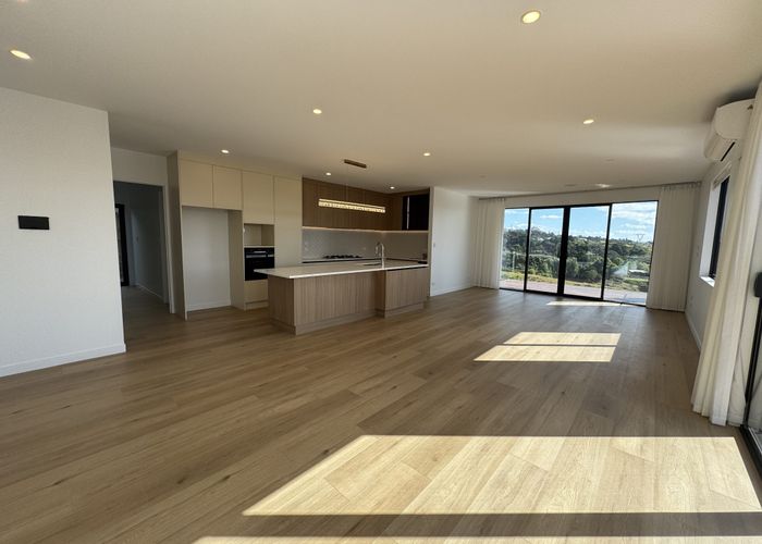  at 32 Ridgehill Rise, Flat Bush, Auckland