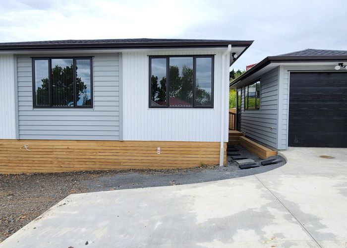  at 8A Gracechurch Drive, Flat Bush, Auckland