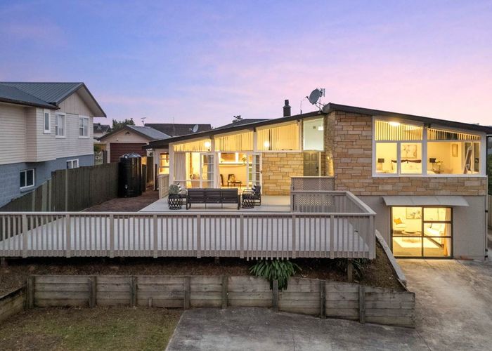  at 90 Gossamer Drive, Pakuranga Heights, Manukau City, Auckland