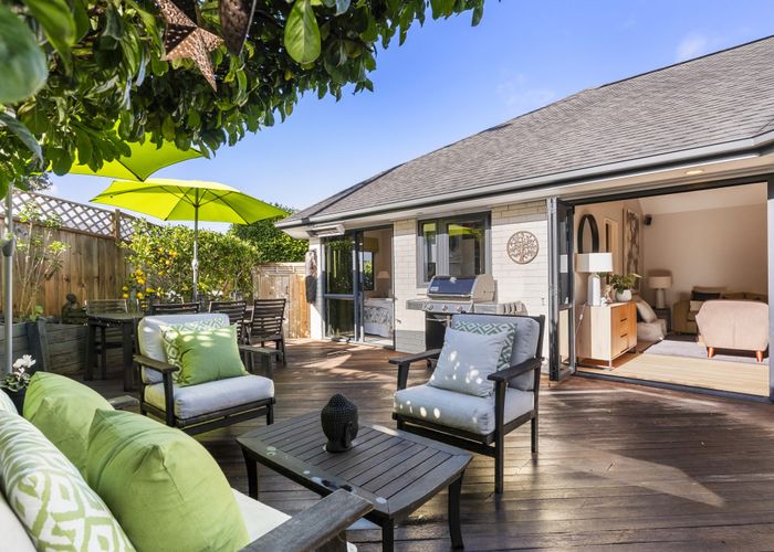  at 7 Hoani Glade, Saint Johns, Auckland