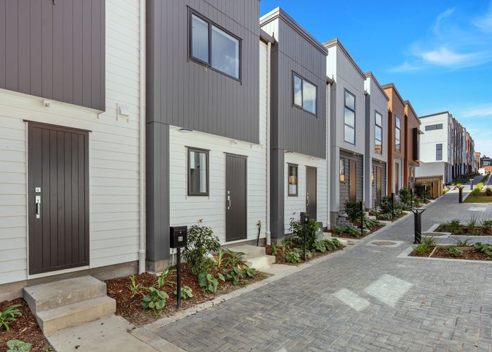  at 35 Raupeti Lane, Henderson, Waitakere City, Auckland