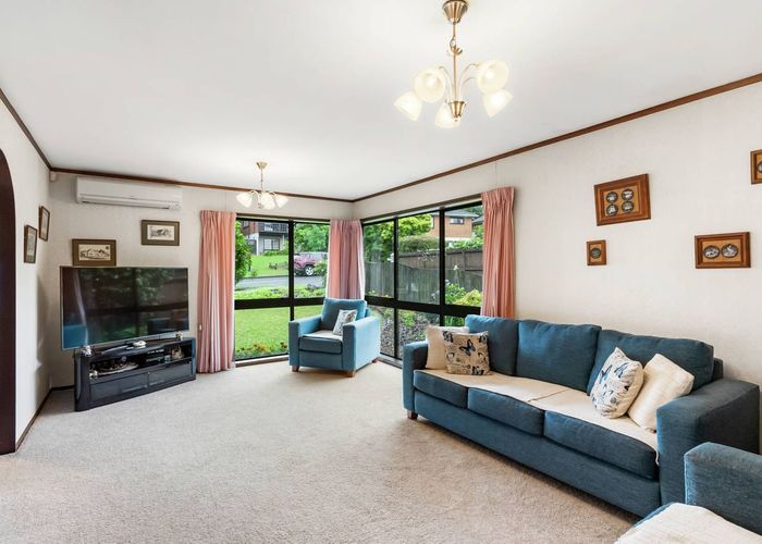  at 15 Mark Edward Drive, Half Moon Bay, Auckland