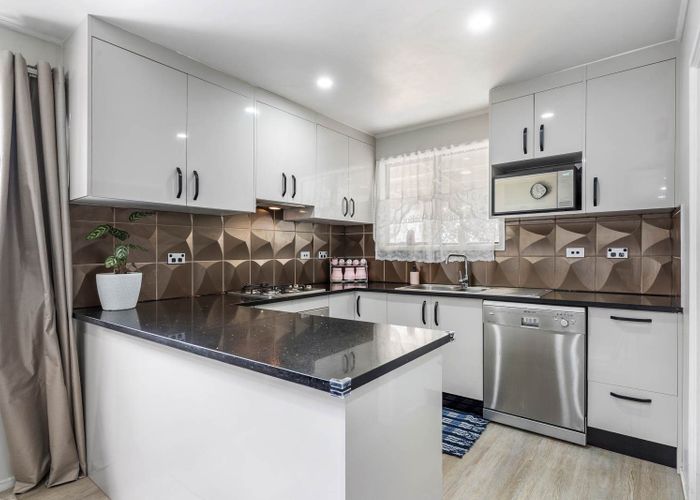  at 2/47 Taitimu Drive, Weymouth, Manukau City, Auckland