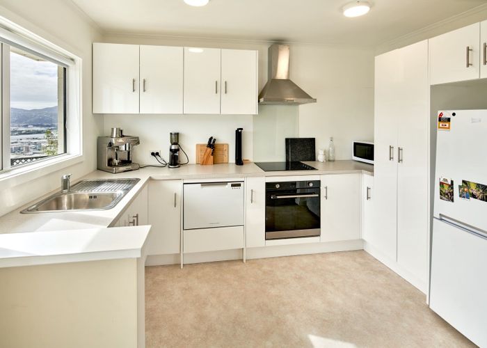  at 8A Nikau Road, Point Howard, Lower Hutt