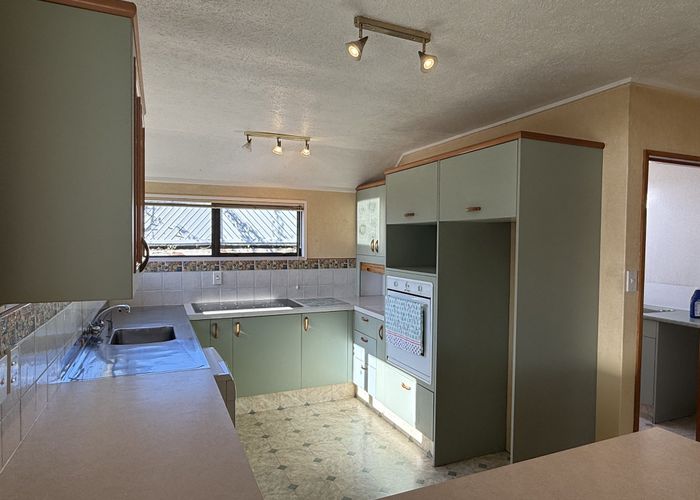  at 10 St Andrew Place, Balclutha