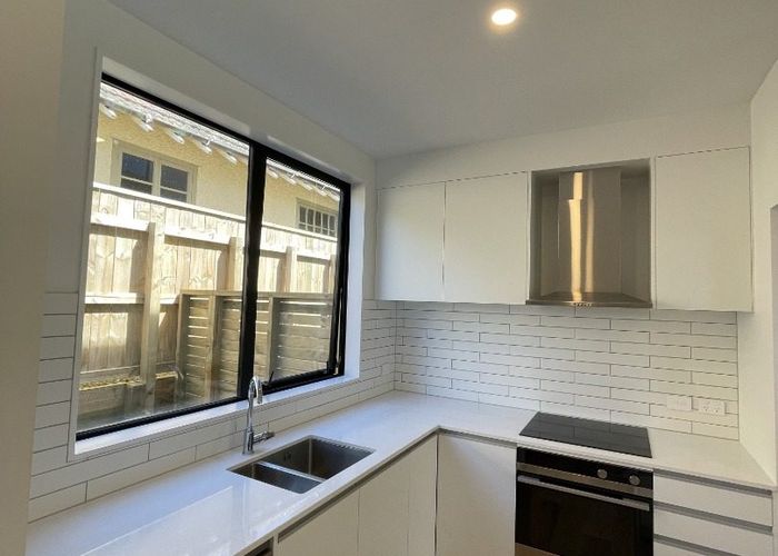  at 2/13 Fancourt Street, Karori, Wellington, Wellington