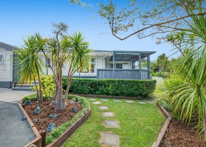  at 8C Langton Road, Stanmore Bay, Rodney, Auckland