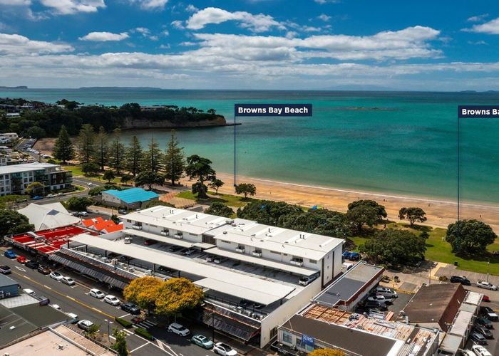  at 4/6 Beach Front Lane, Browns Bay, North Shore City, Auckland