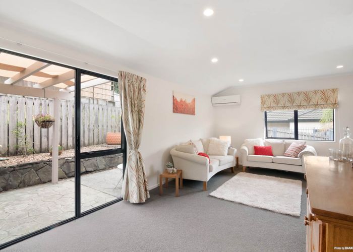 at 2/10 Knott Road, Stanmore Bay, Whangaparaoa