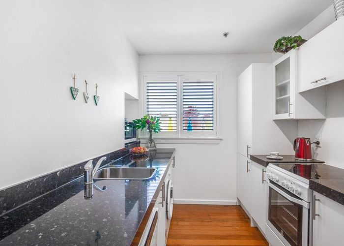  at 4/46 Fendalton Road, Fendalton, Christchurch