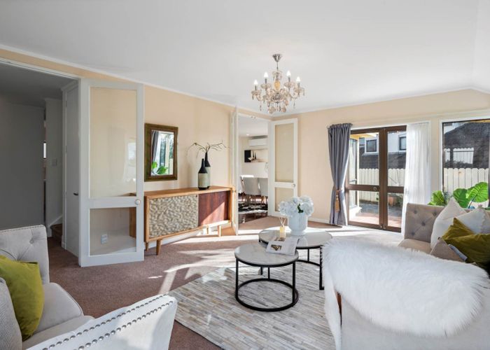  at 5 Eske Place, Highland Park, Manukau City, Auckland