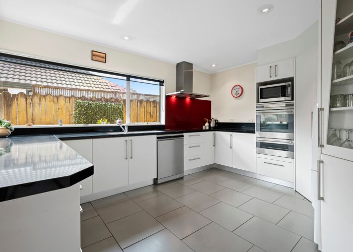  at 21 Thirlmere Rise, Northpark, Auckland