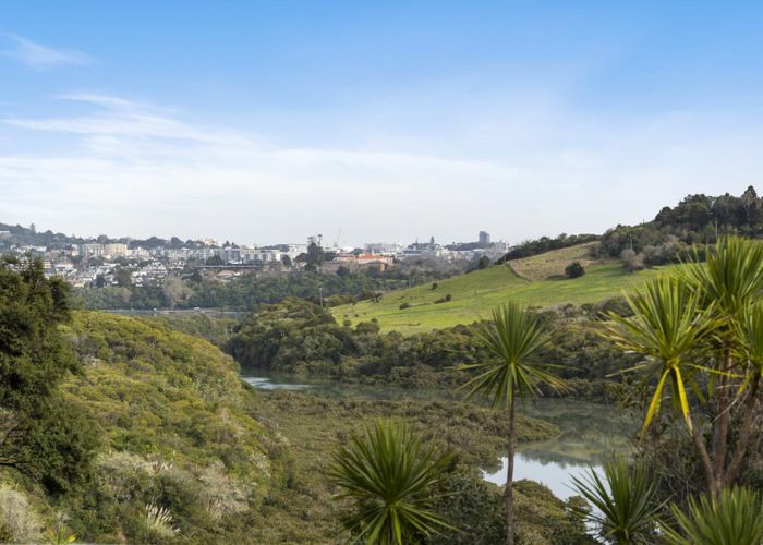  at 53 Thatcher Street, Mission Bay, Auckland