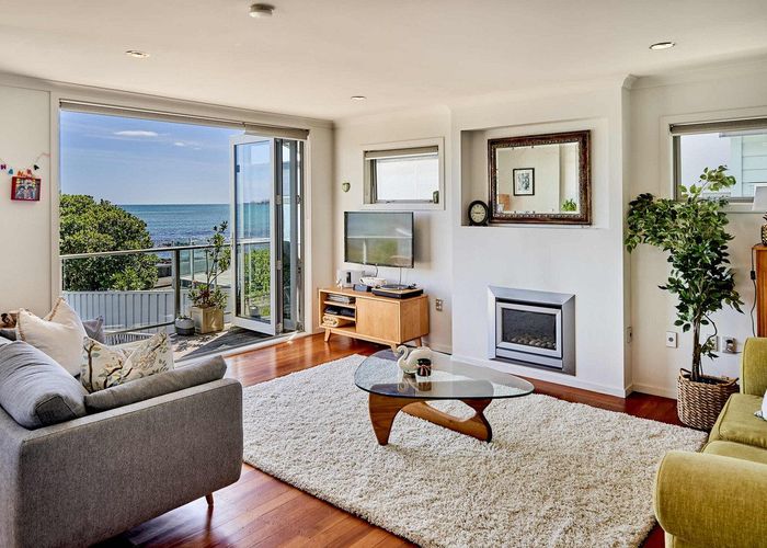  at 25 Sunset Parade, Plimmerton, Porirua