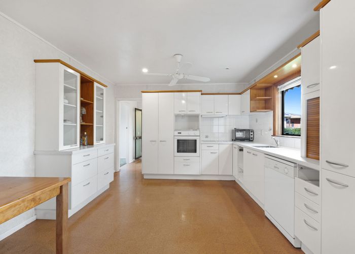  at 32B Jellicoe Road, Manurewa, Auckland