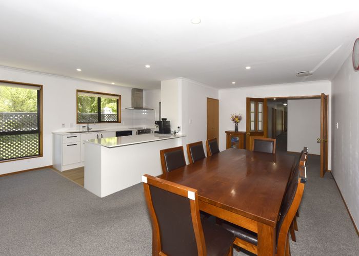  at 4 Harlech Mews, Avonhead, Christchurch City, Canterbury