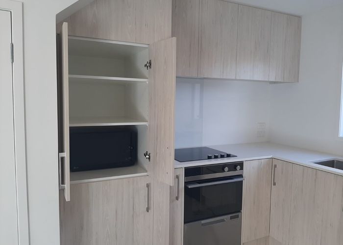  at 9/21 Karamu Street, Te Atatu Peninsula, Auckland