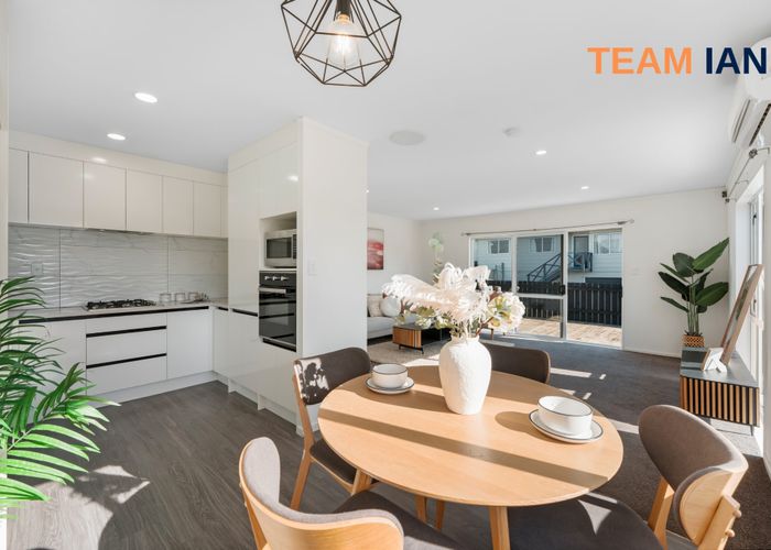  at 1/42 Pomaria Road, Henderson, Waitakere City, Auckland