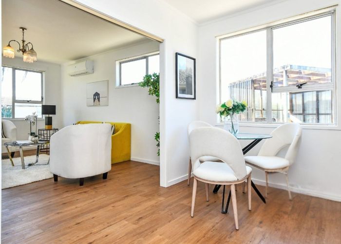  at 33 Killington Crescent, Mangere, Manukau City, Auckland